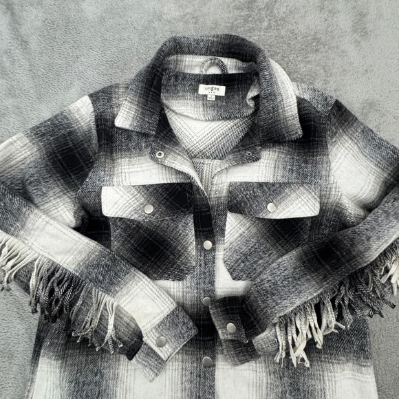 Umgee Tops - Umgee Shacket‎ Shirt Jacket Women's Size Small Oversized Plaid Flannel Fringe
